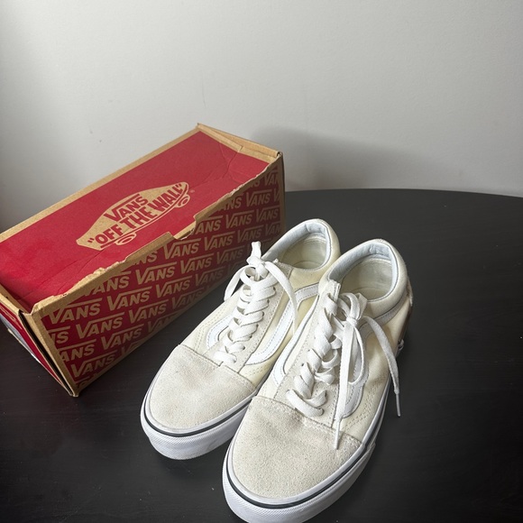 Vans - Picture 2 of 2